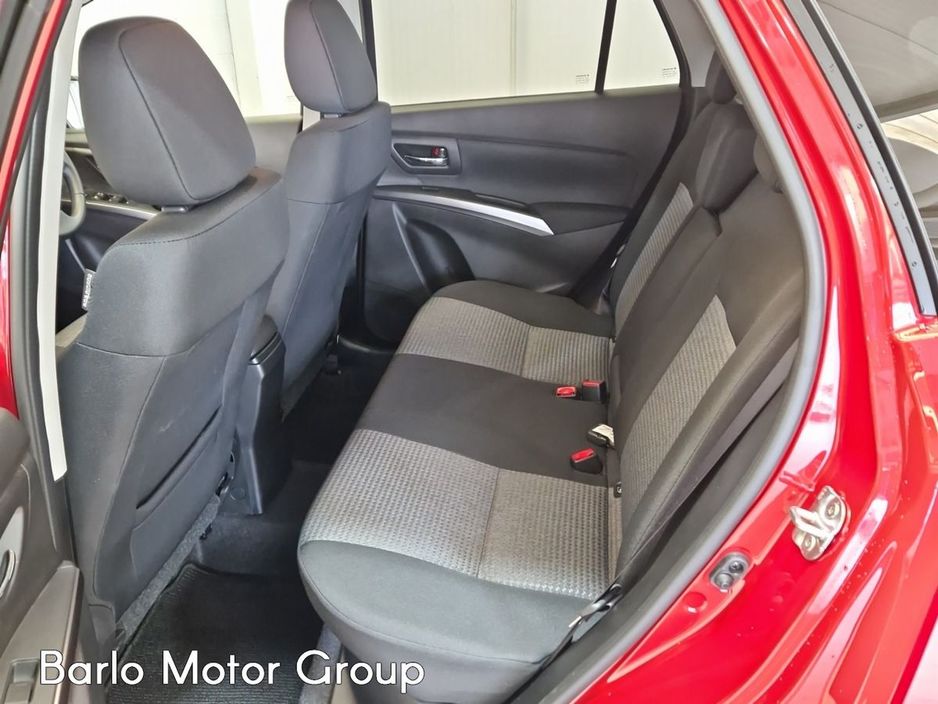 Suzuki S-Cross 0.0 S-Cross 1.4 Mild Hybrid Motion MT Hatchback Hybrid Red