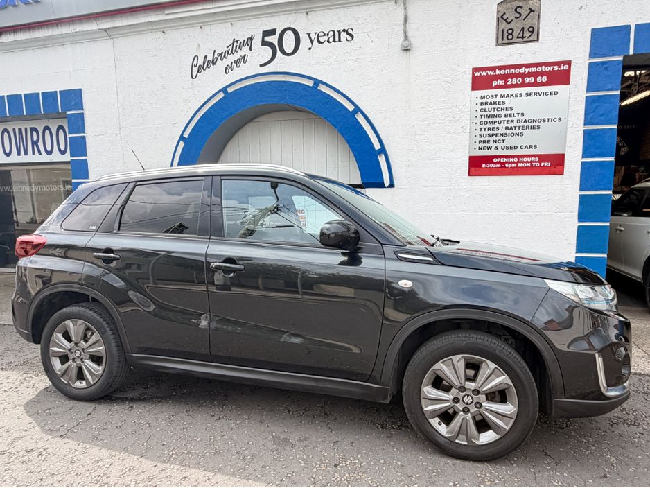 Suzuki Vitara 0.0 SZT HYBRID  1.4 BOOSTERJET ,UP TO 5 YEARS WARRANTY , REVERSING CAMERA , TOUCH SCREEN SUV Hybrid Black